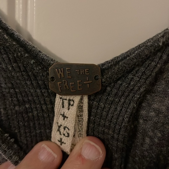 We The Free Kitten Thermal Knit Flare Tank Top women’s Sz‎ XS GRAY distressed - Picture 3 of 14